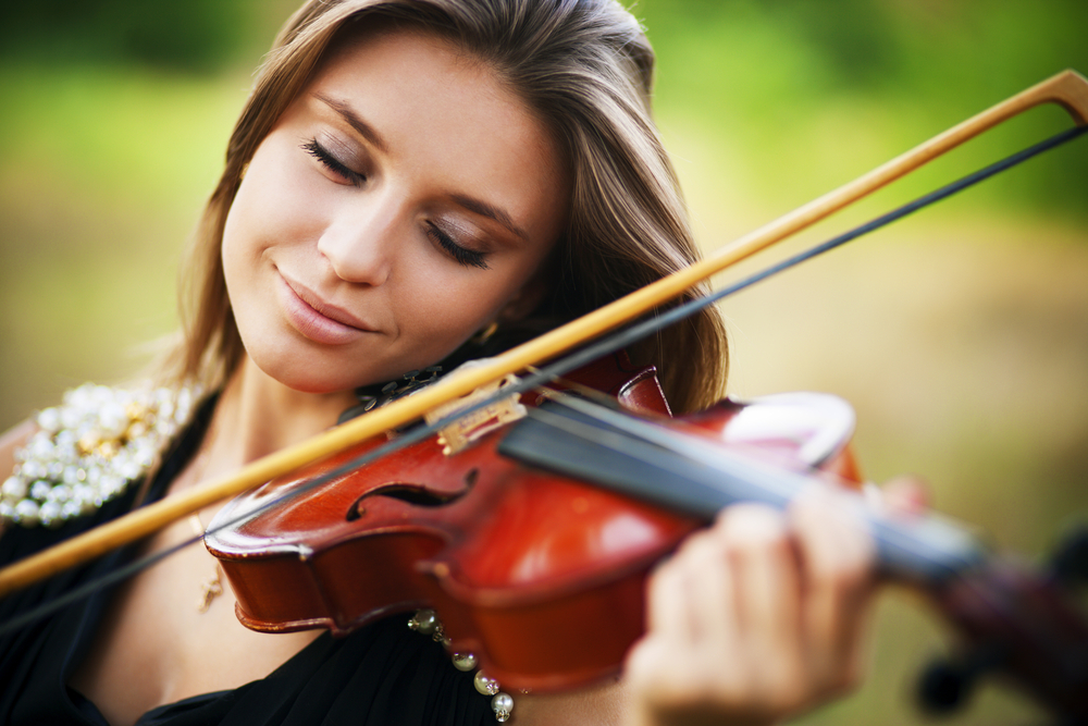 musician woman playing violin